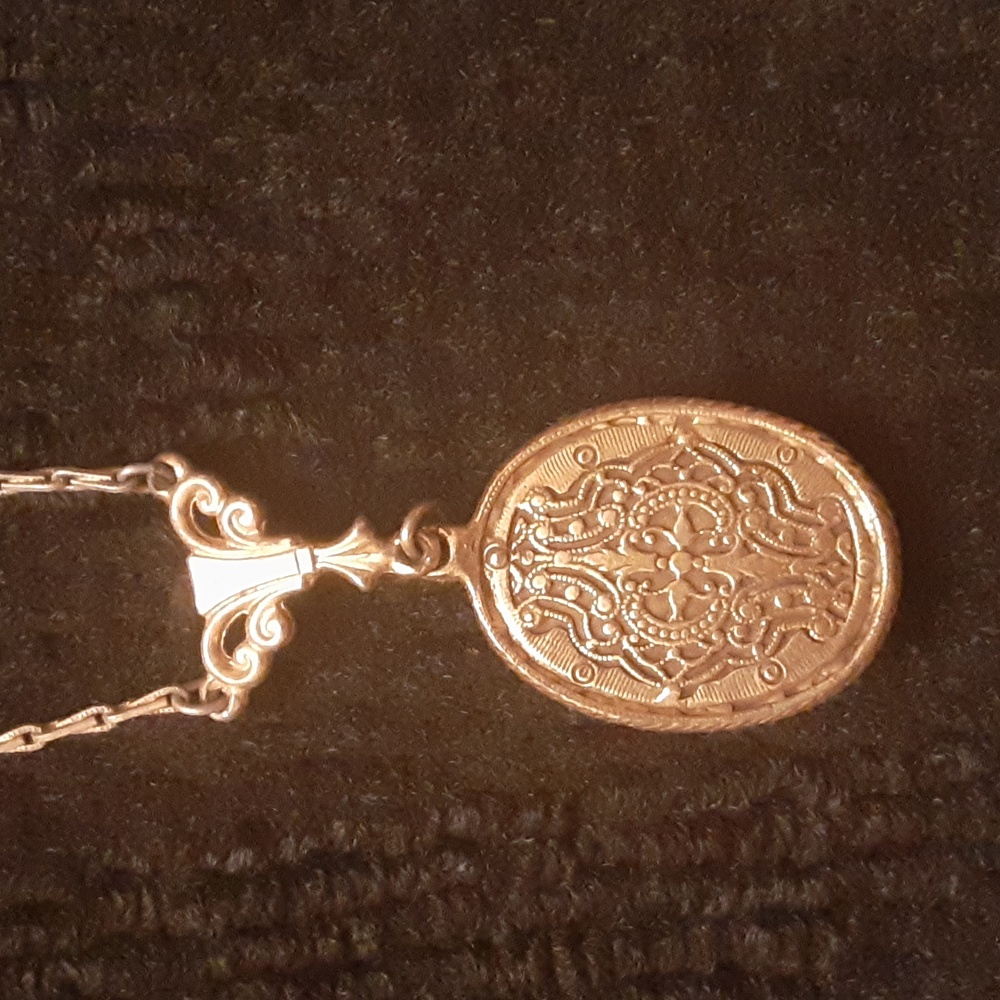 Vintage Cameo Necklace - Picture 3 of 5